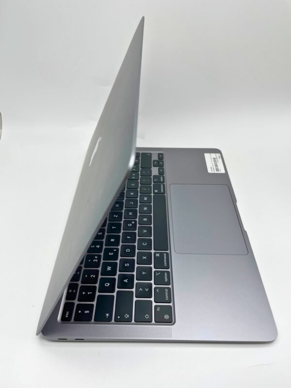 MacBook Air 13" M1 8Go RAM 256 Go SSD gris sidéral occasion – Image 2